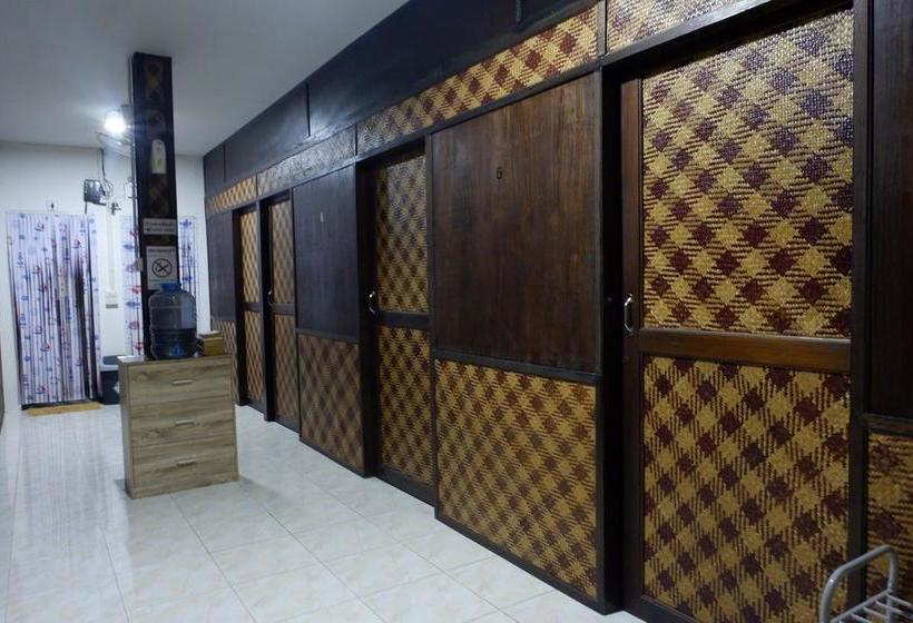 Lipe Hostel