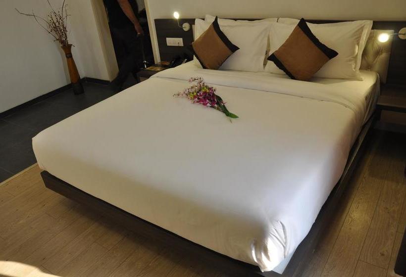 Mango Hotels Tansha Regal