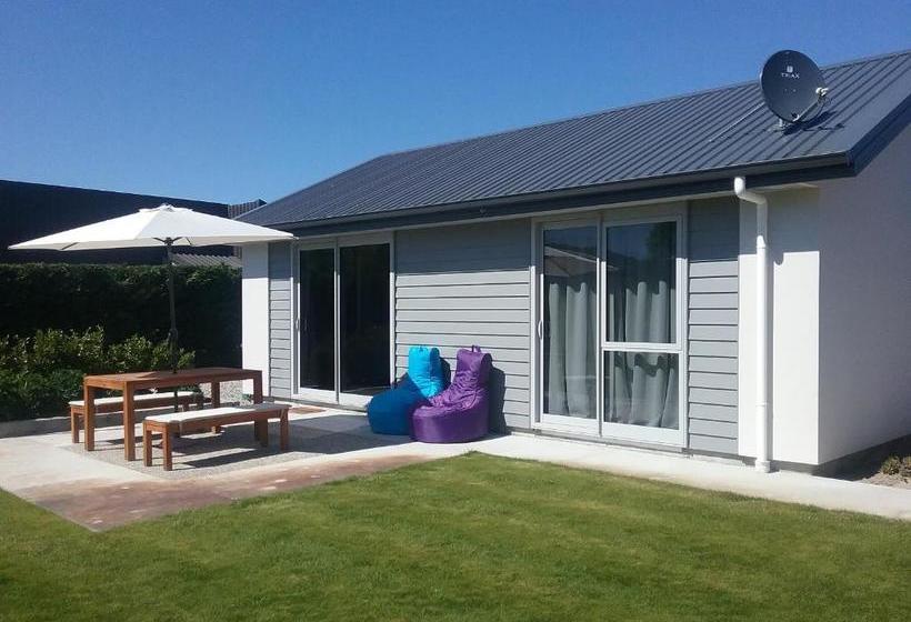 فندق على الطريق Cromwell Escape