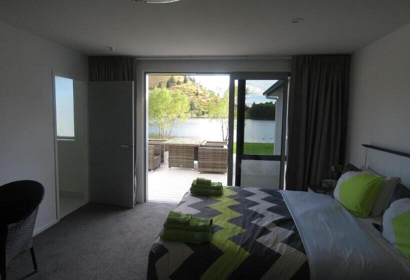 فندق على الطريق Cromwell Escape