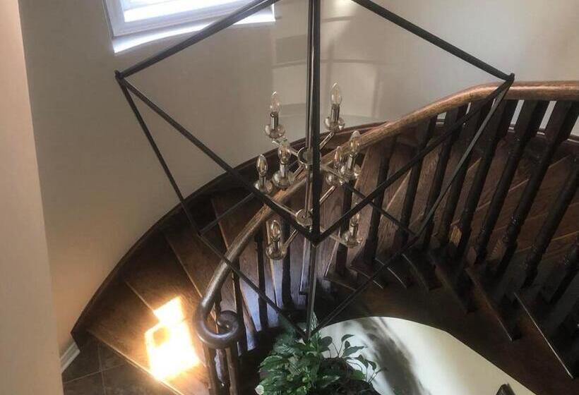 Willow Pond Satellite B&b