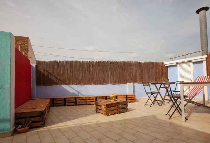 هاستل Ericeira Surf Camp
