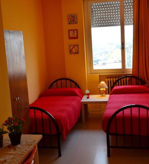 تختخواب و صبحانه Bed&Breakfast Nice House