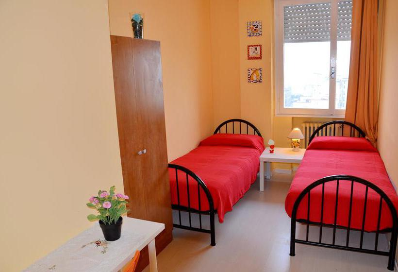 تختخواب و صبحانه Bed&Breakfast Nice House