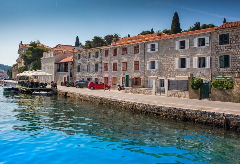 مبيت وإفطار Bova Luxury Rooms