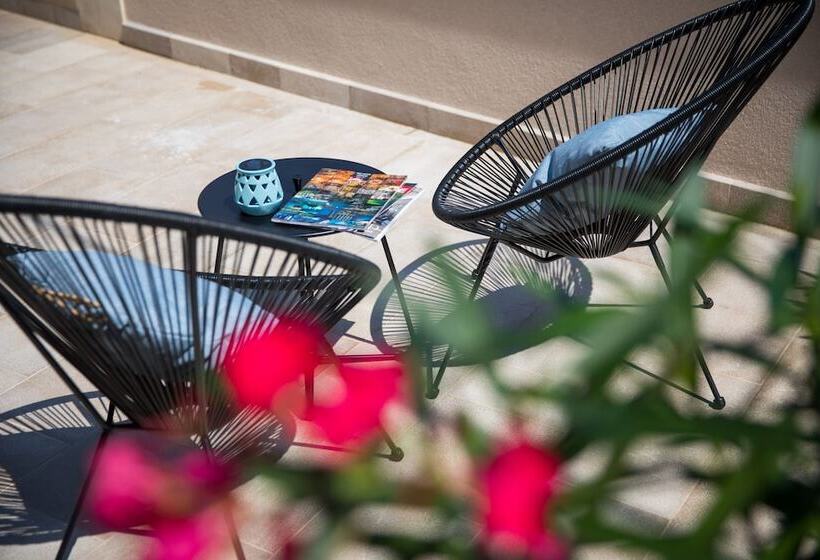 مبيت وإفطار Bova Luxury Rooms