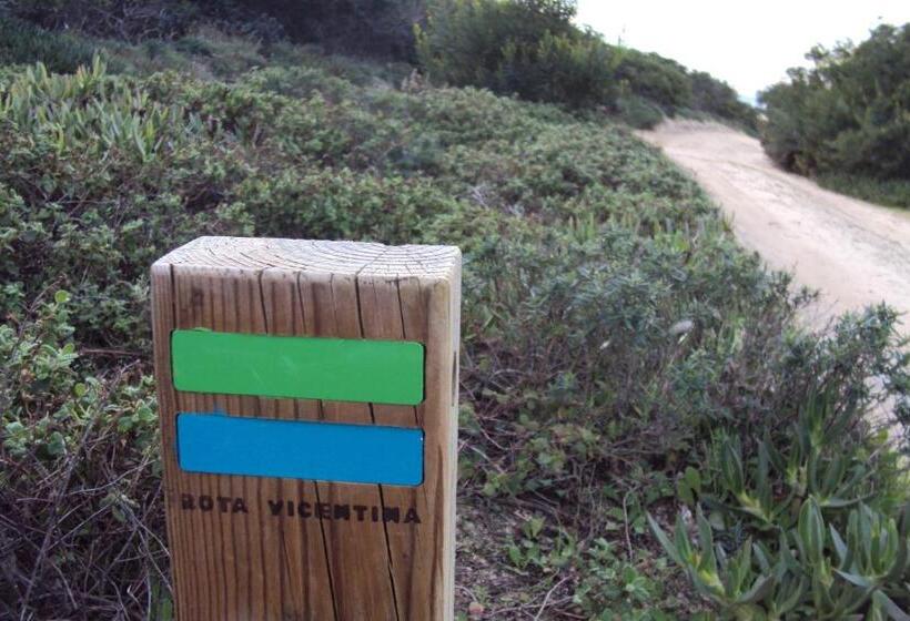 تختخواب و صبحانه Casa Antiga