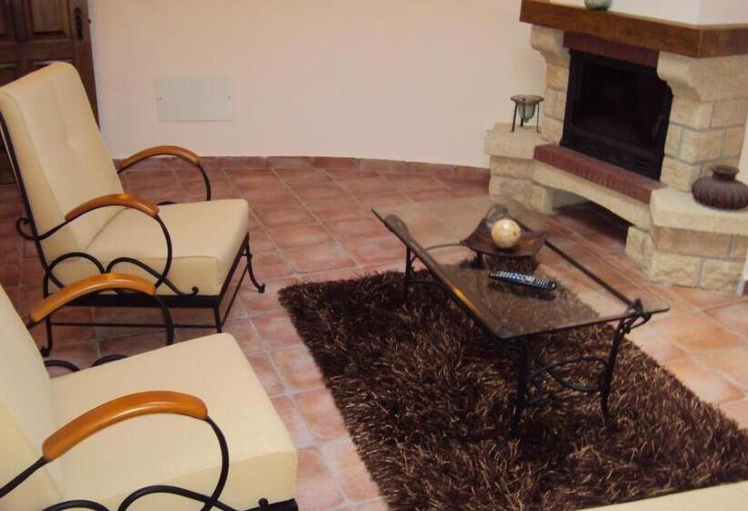 تختخواب و صبحانه Casa Antiga