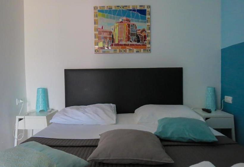 Bed And Breakfast Four Rooms