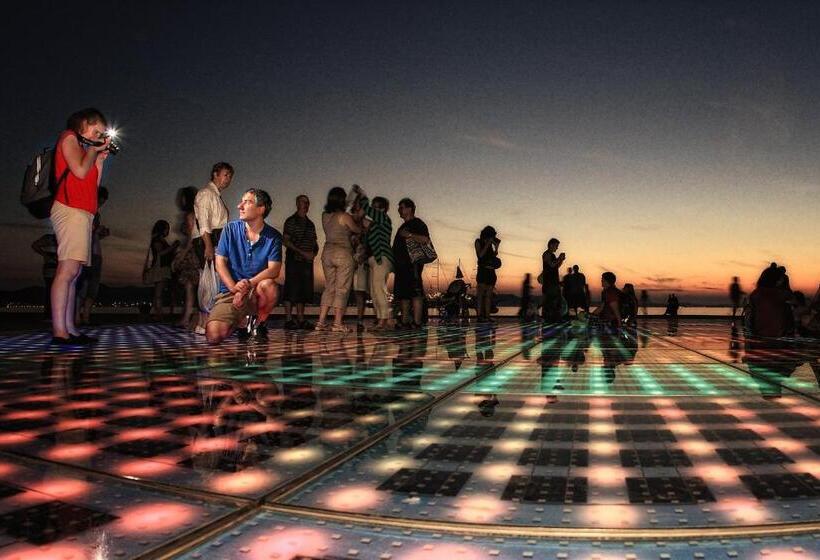 住宿加早餐  Luxury Rooms Kadena