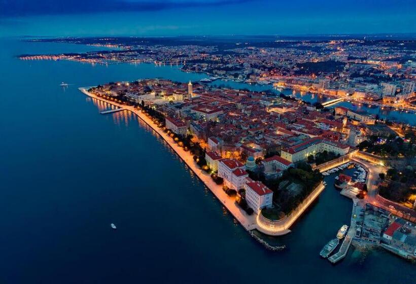 住宿加早餐  Luxury Rooms Kadena