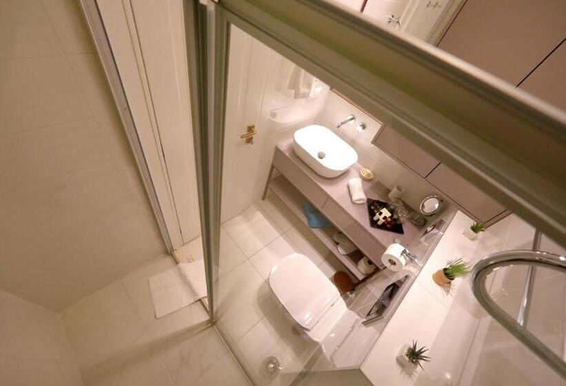 住宿加早餐  Luxury Rooms Kadena