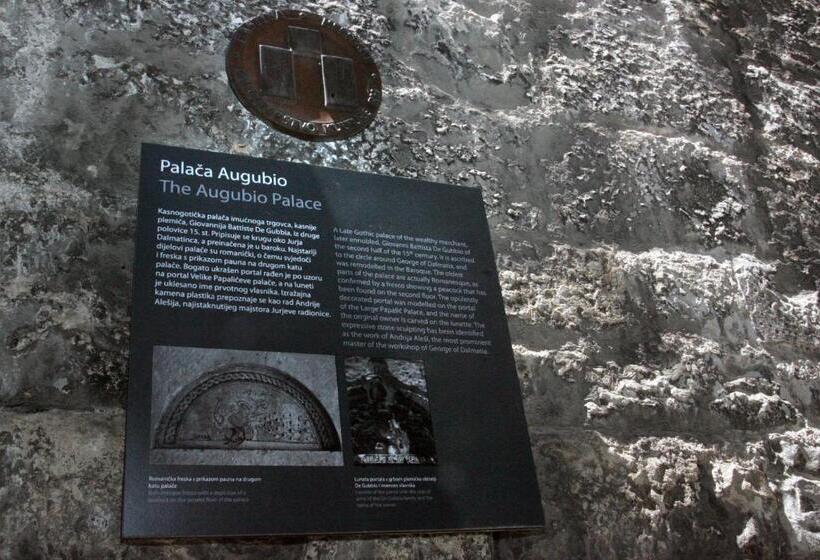 تختخواب و صبحانه Palace Augubio