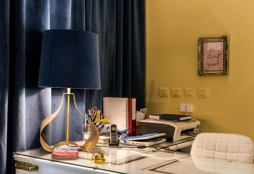 تختخواب و صبحانه Ph Downtown Suites