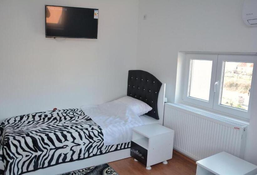 تختخواب و صبحانه Prenociste Bojan 017