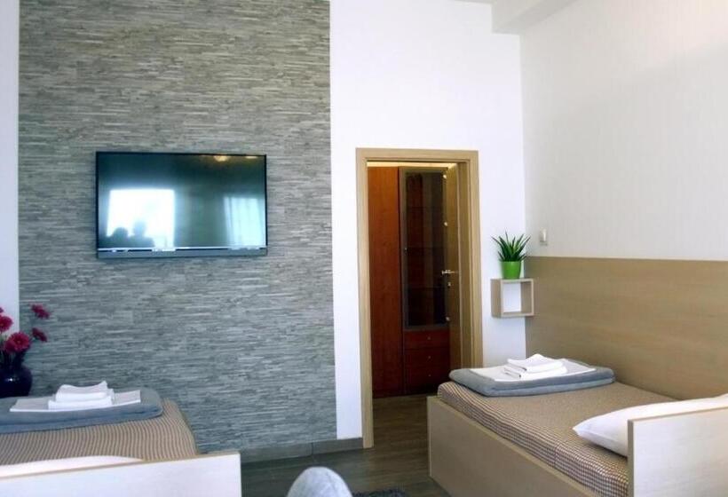 مبيت وإفطار Rooms Fitea