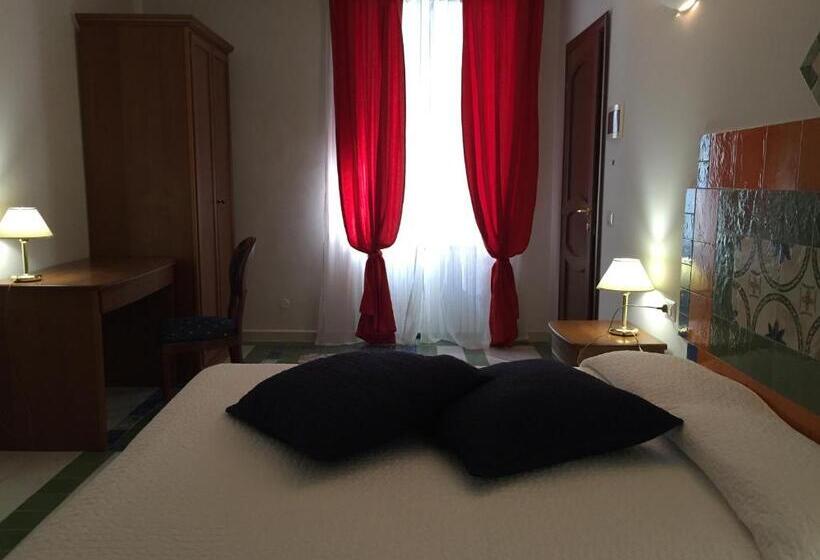 تختخواب و صبحانه Via Roma 205