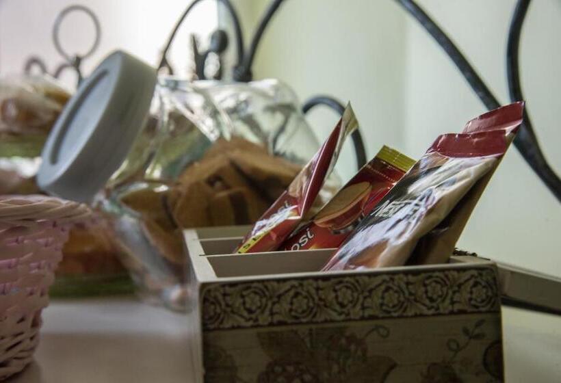 تختخواب و صبحانه Via Roma 205