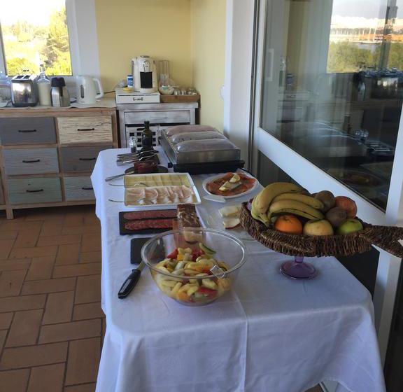 צימר Encosta Da Praia Luxury Suites