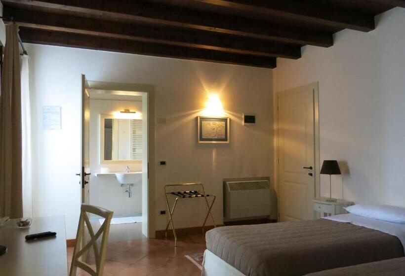 مبيت وإفطار Villa Schiavi