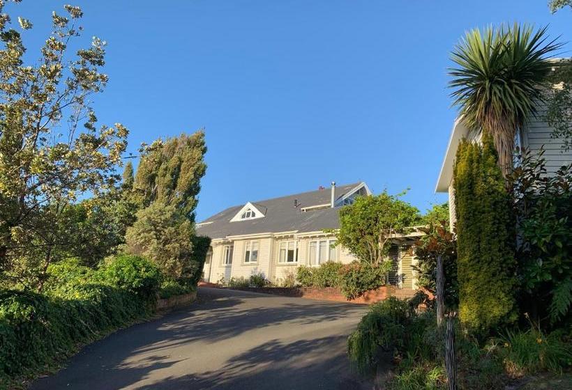 Browns Boutique Bed And Breakfast