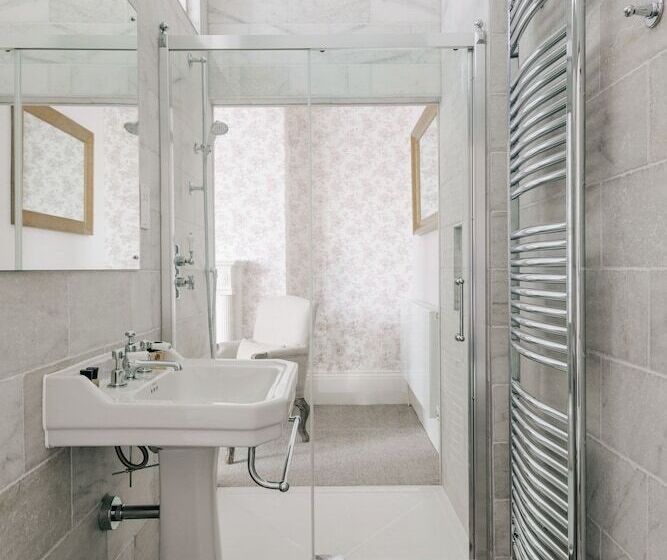 簡易ホテル Tyndall Villa Boutique B&b