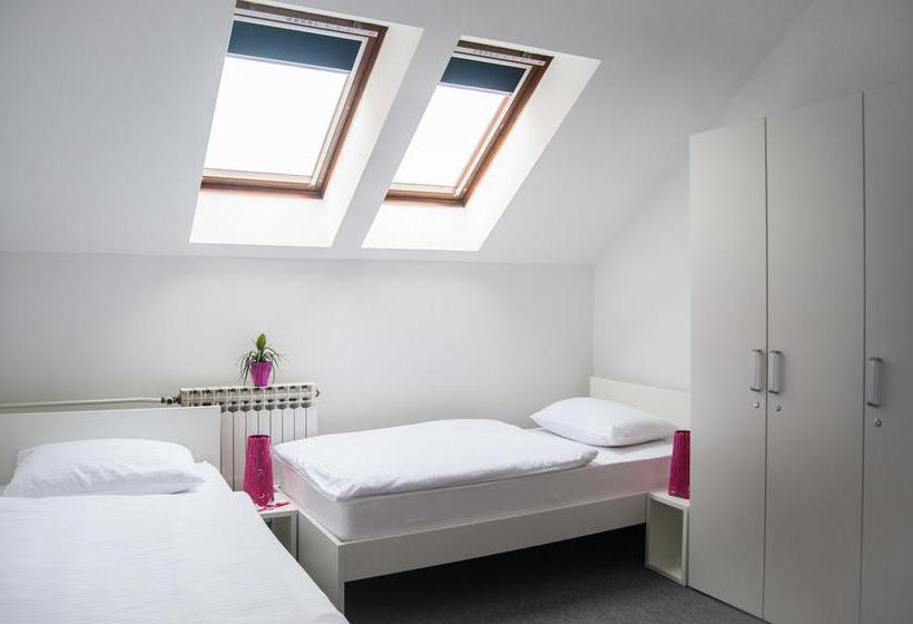Hostel Street Osijek / Rooms