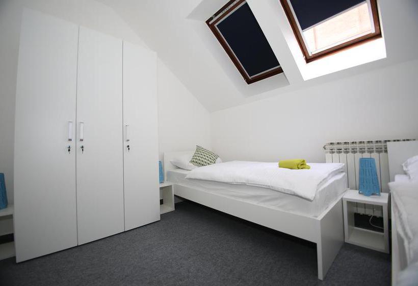 Hostel Street Osijek / Rooms
