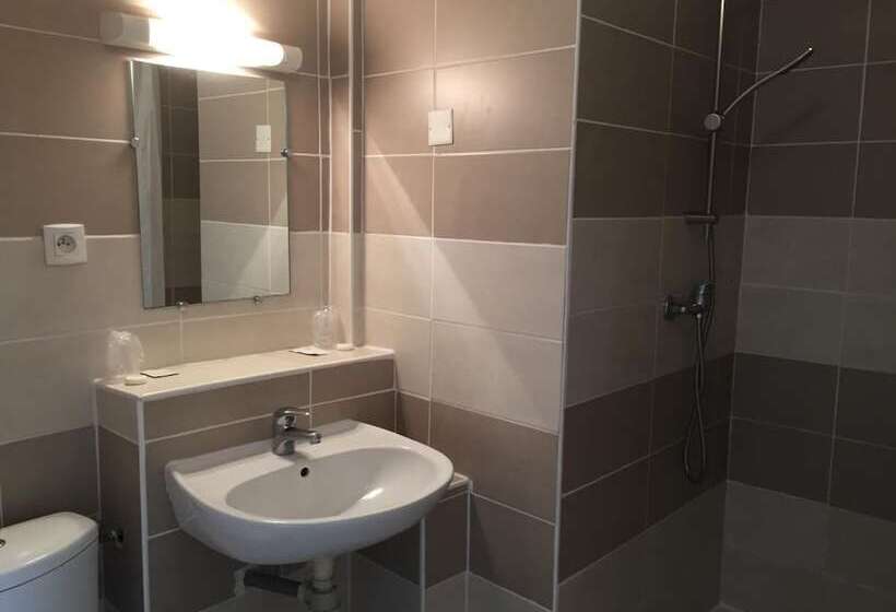 فندق De Bretagne