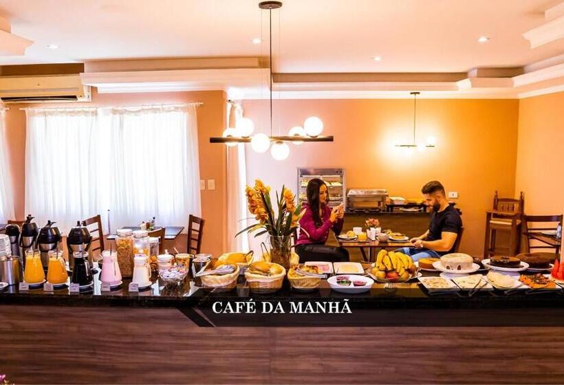 בית מלון כפרי Ellus