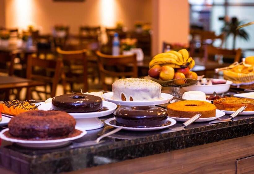 בית מלון כפרי Ellus