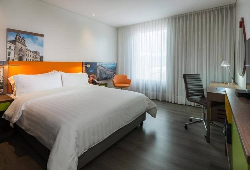 فندق Hampton By Hilton Bogota Airport