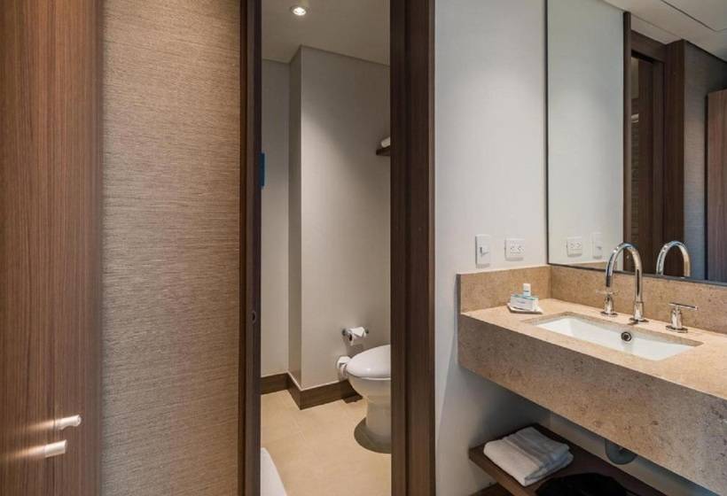 Hotel Hampton By Hilton Bogota Airport