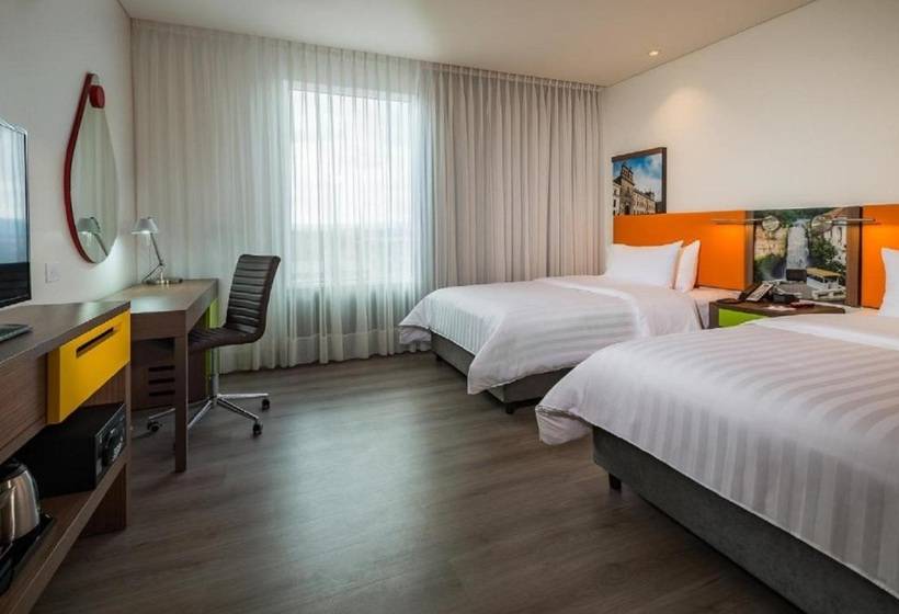 فندق Hampton By Hilton Bogota Airport