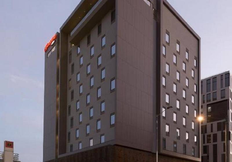 فندق Hampton By Hilton Bogota Airport