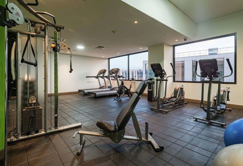 Hotel Hampton By Hilton Bogota Airport