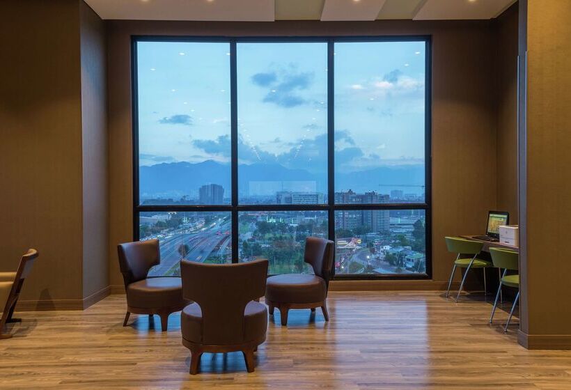 فندق Hampton By Hilton Bogota Airport