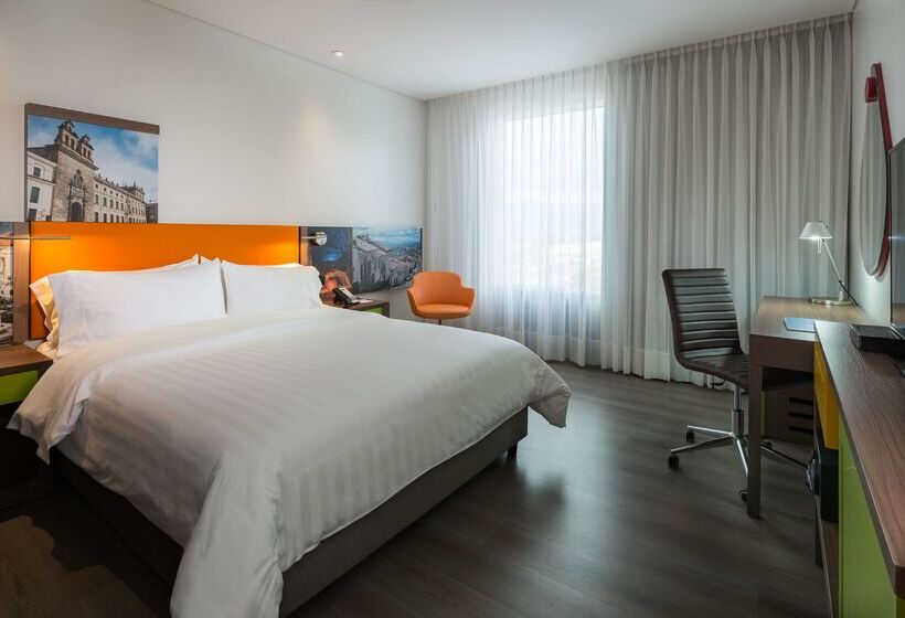 فندق Hampton By Hilton Bogota Airport