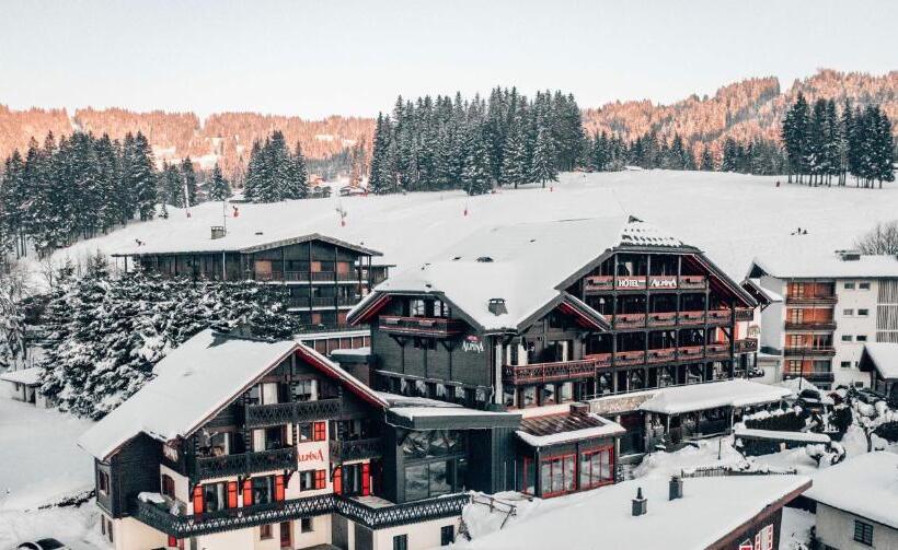 Отель Hôtel Alpina & Spa Restaurant Oxalis