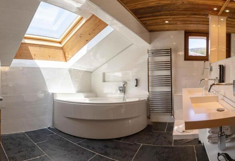 Отель Hôtel Alpina & Spa Restaurant Oxalis