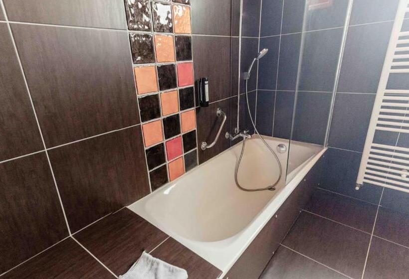 Отель Hôtel Alpina & Spa Restaurant Oxalis