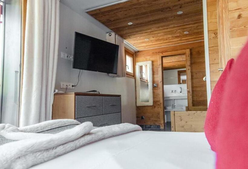 Отель Hôtel Alpina & Spa Restaurant Oxalis