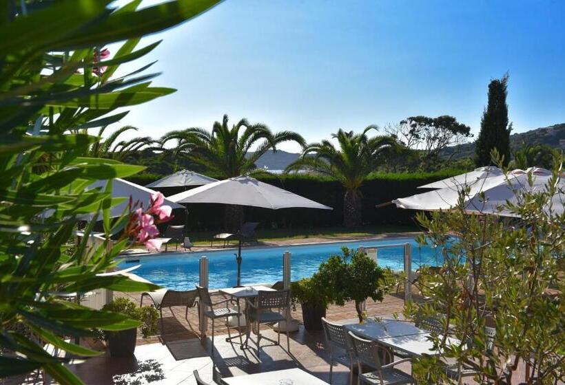 Отель Hôtel Les Lentisques