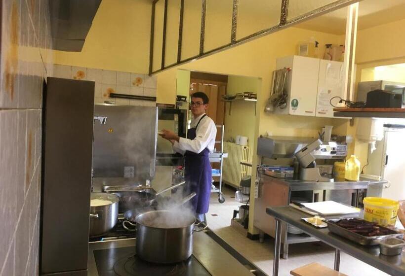 בית מלון כפרי Hôtel Les Skieurs