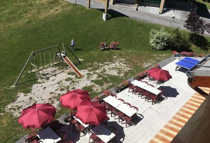 בית מלון כפרי Hôtel Les Skieurs