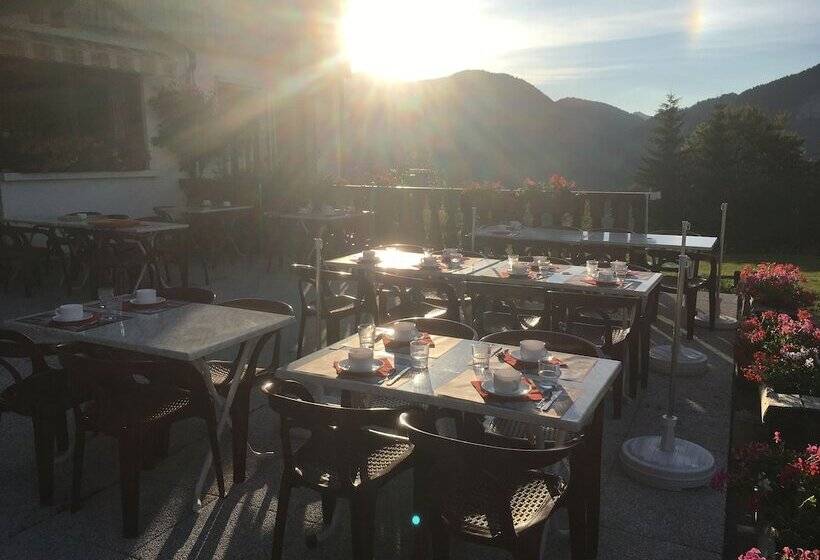 فندق Hôtel Les Skieurs