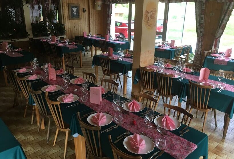 בית מלון כפרי Hôtel Les Skieurs