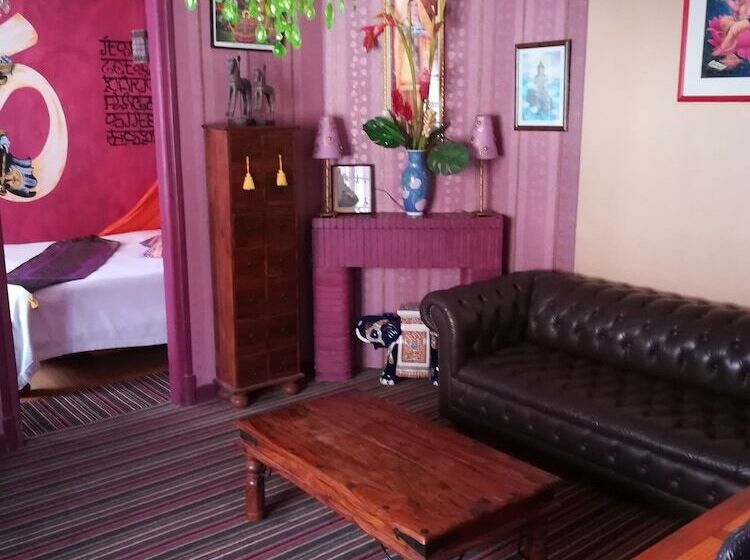 Отель Itsara Suites & Spa