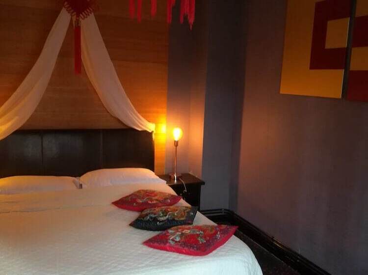 Отель Itsara Suites & Spa