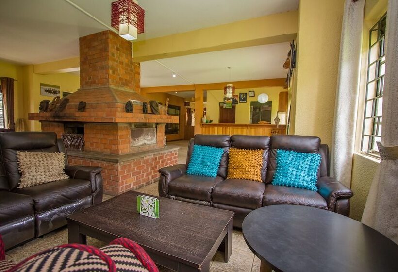 هتل Kisoro Tourist